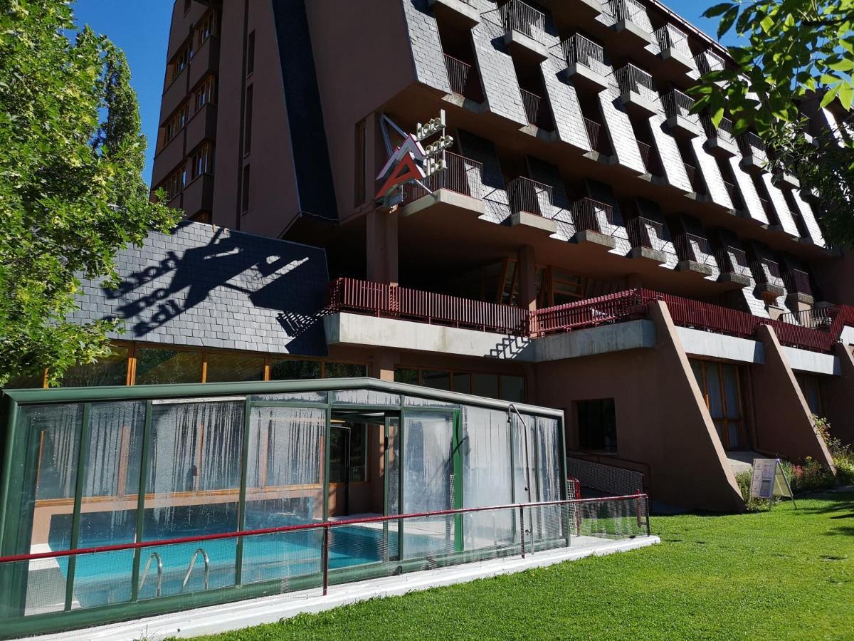 Evenia Monte Alba Hotel Серлер Екстериор снимка