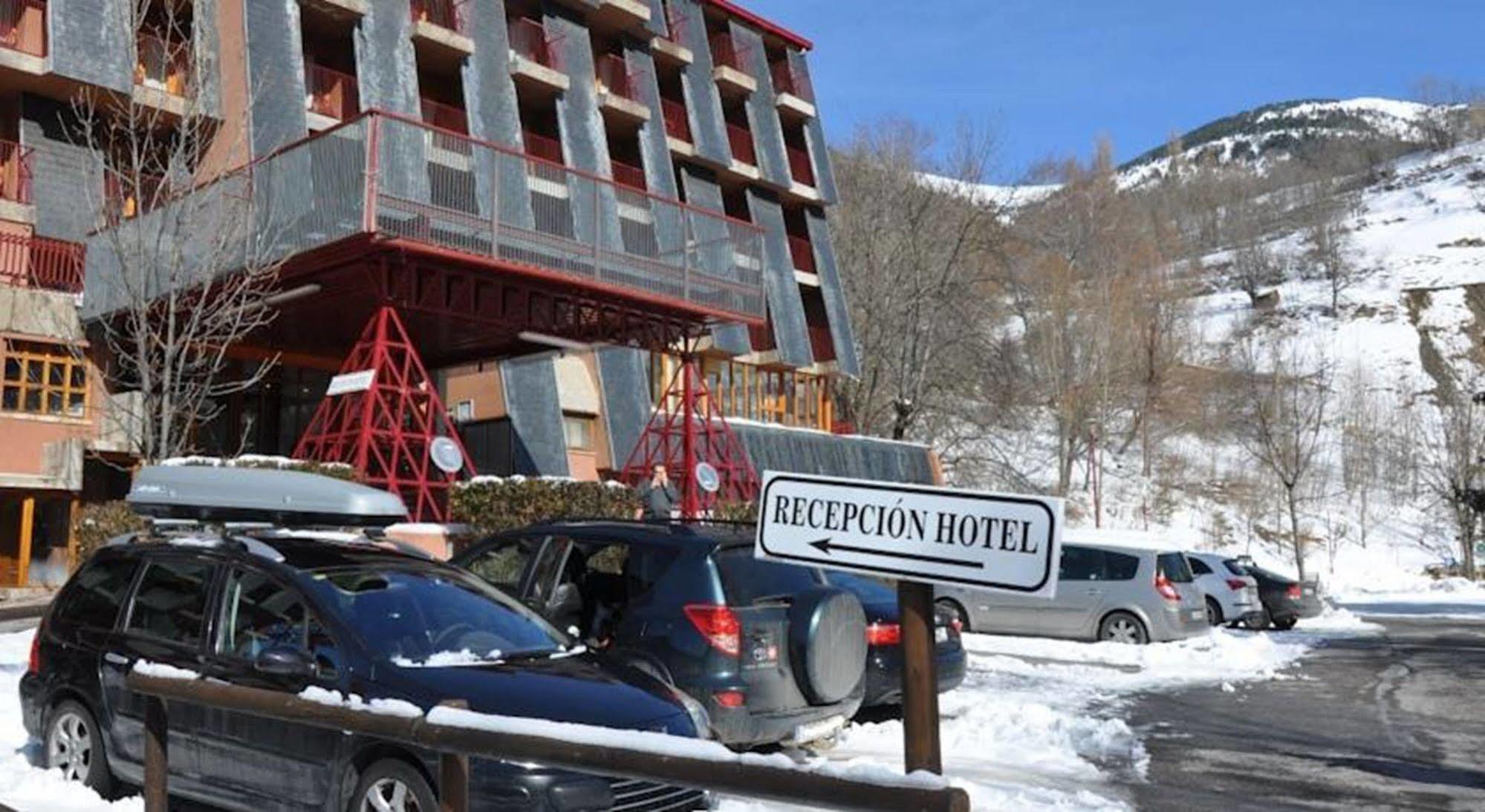 Evenia Monte Alba Hotel Серлер Екстериор снимка