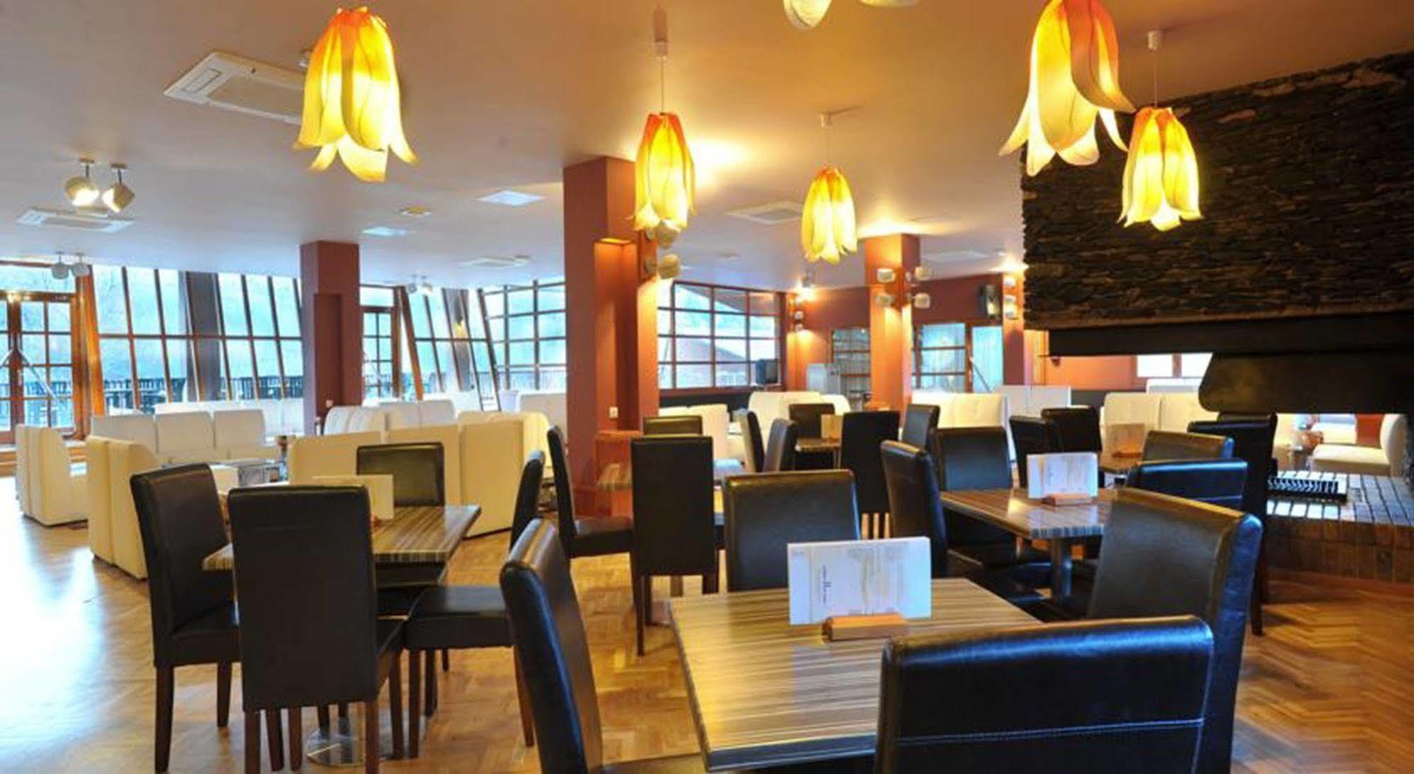 Evenia Monte Alba Hotel Серлер Екстериор снимка